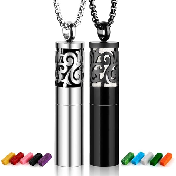Collier Pendentif En Bois Et Métal Argentifère – Forme Ronde – Année 2015 – Occasion