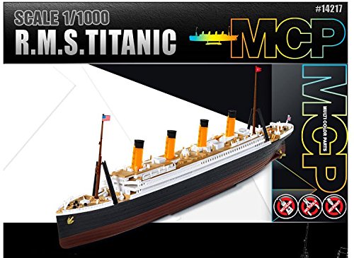 1/1000 R.M.S TITANIC [Multi-Colored Parts] / Academy Model Kit
