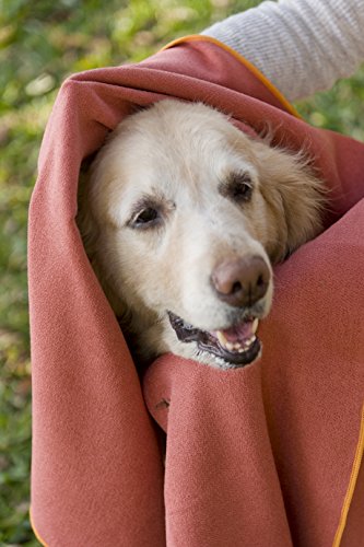 YogaRat Mugzy's Mutt Towel: Awesome 100% Microfiber pet towel attracts but won't trap fur - 28" x 50"