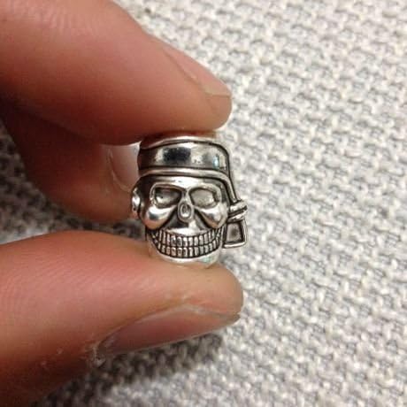 10 pcs GITD Skeleton Skull Beads ,Knife/ Flashlight/ Paracord Bracelet Accessories (NO6)