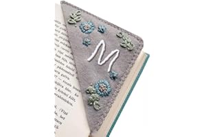 JEJIAKELL 26 Letters Personalized Hand Embroidered Corner Bookmark, Felt Triangle Page Stitched Corner Handmade Bookmark,Unique Cute Flower Letter Embroidery Bookmarks Accessories for Book Lovers (M, Winter)