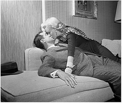 Marilyn Monroe Kissing Lucky Guy On Sofa 8 X 10 Inch Photo At