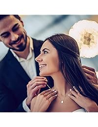 CIUNOFOR - Collar con ópalo chapado en oro con diseño de disco redondo, collar con letra grabada y cadena ajustable para mujeres y niñas