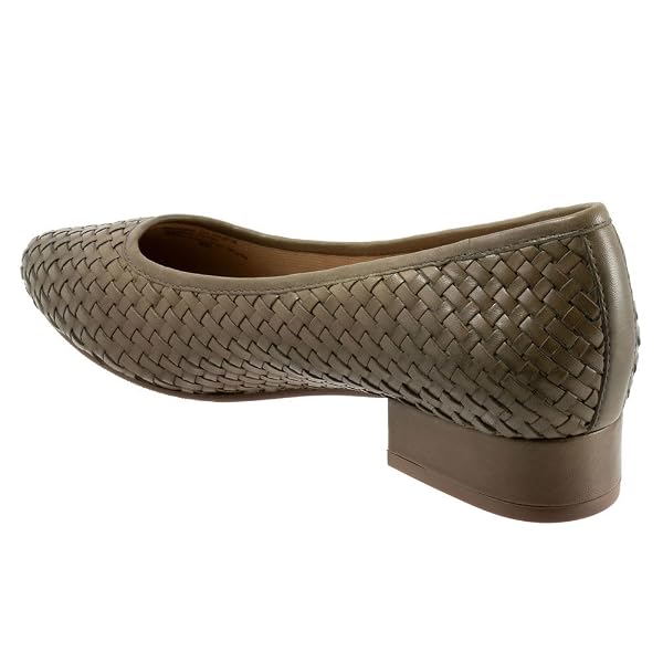 TROTTERS WOMEN’S JADE PUMP
