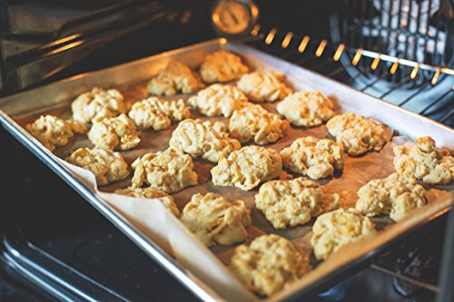 Quarter Sheet Pans 8x12 Inch Pack of 120 Parchment Paper Baking Sheets by Baker's Signature | Precut Silicone Coated & Unbleached - Will Not Curl or Burn - Non-Toxic & Comes in Convenient Packaging