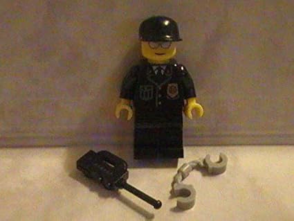 lego police officer minifigure