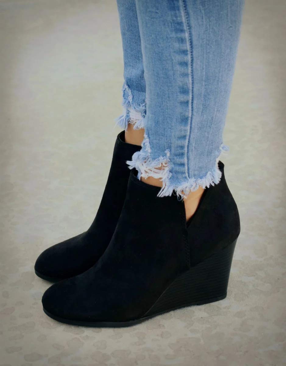 LAICIGO Womens V Cut Wedge Ankle Booties Zip-up Closed Toe Stacked Heel Faux Suede Winter Boots - Image 7