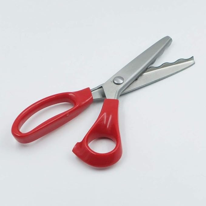 One Scalloped 18MM Dress making Edge Pinking Shears Scissors Clipper
