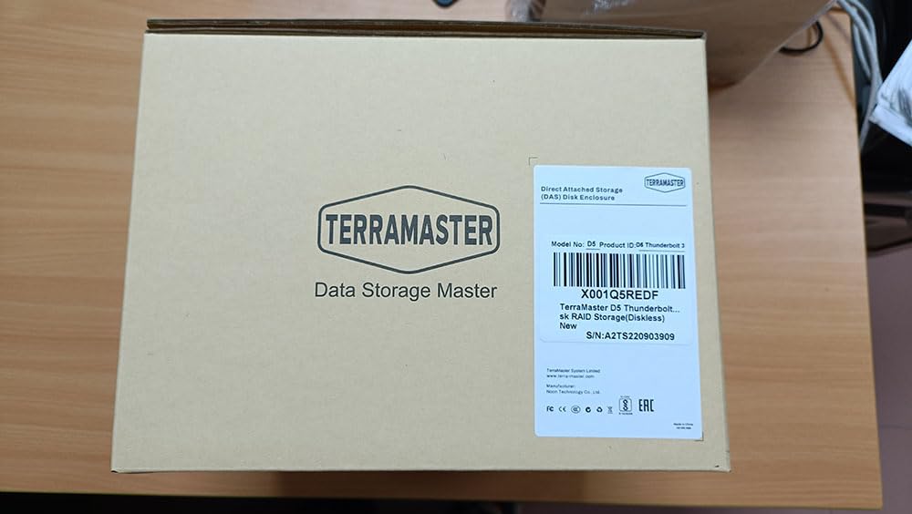 TERRAMASTER D5 Thunderbolt 3 Professional-Grade 5-Bay External Hard Drive Enclosure RAID 0/RAID1/RAID5/RAID10/JBOD Hard Disk RAID Storage (Diskless)
