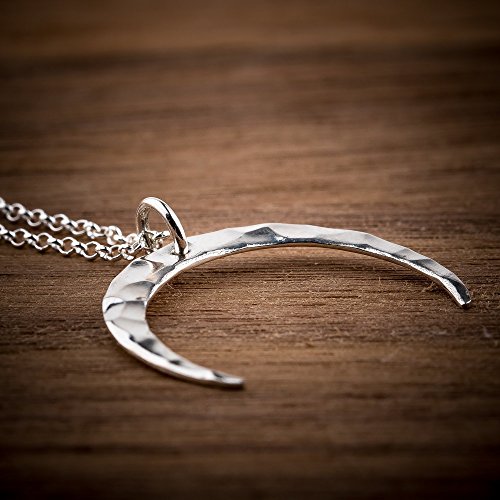The Everyday Naja Crescent Moon Necklace in Sterling Silver