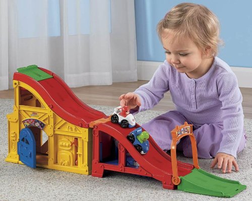 image for Fisher-Price Little People Wheelies Rev 'n Sounds Race Track, Red, Gre