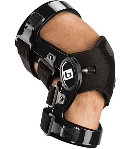 Amazon.com: Breg Fusion Women's Knee Brace L1852OTS or L1845CF