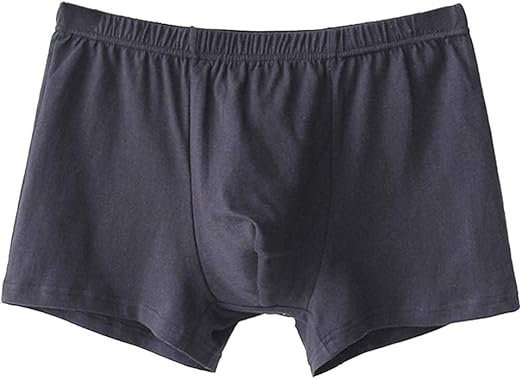 hombres mayores en calzoncillos