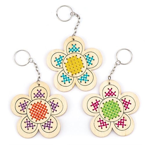 Baker Ross Ltd Wooden Flower Cross Stitch Keyring Kits for Beginners (Pack of 5) Embroidery Set with Thread for Kids - Thumbnail 2
