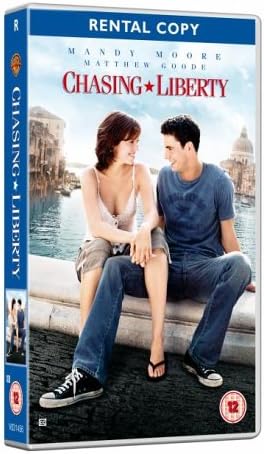 Chasing Liberty Romantic Comedy Large Box Ex Rental Mandy Moore Pal Vhs Amazon Co Uk Dvd Blu Ray