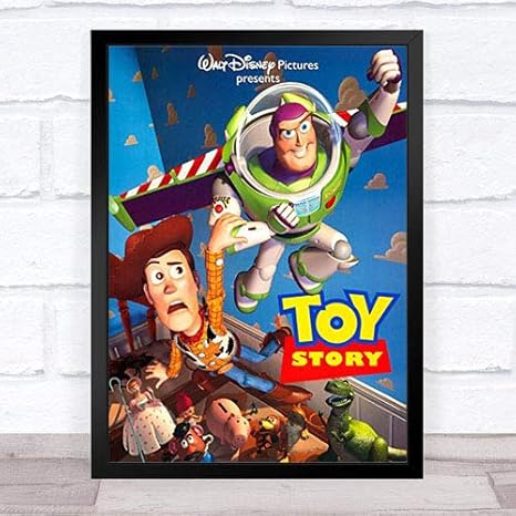 Amazon Co Jp ポスター 映画 ディズニー トイストーリー ウッディ バズライトイヤー ミスターポテトヘッド リトルグリーンメン エイリアンテーマ サイズ 33x23cm 額縁を送る ホーム キッチン