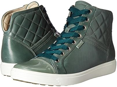 ecco quilted sneaker