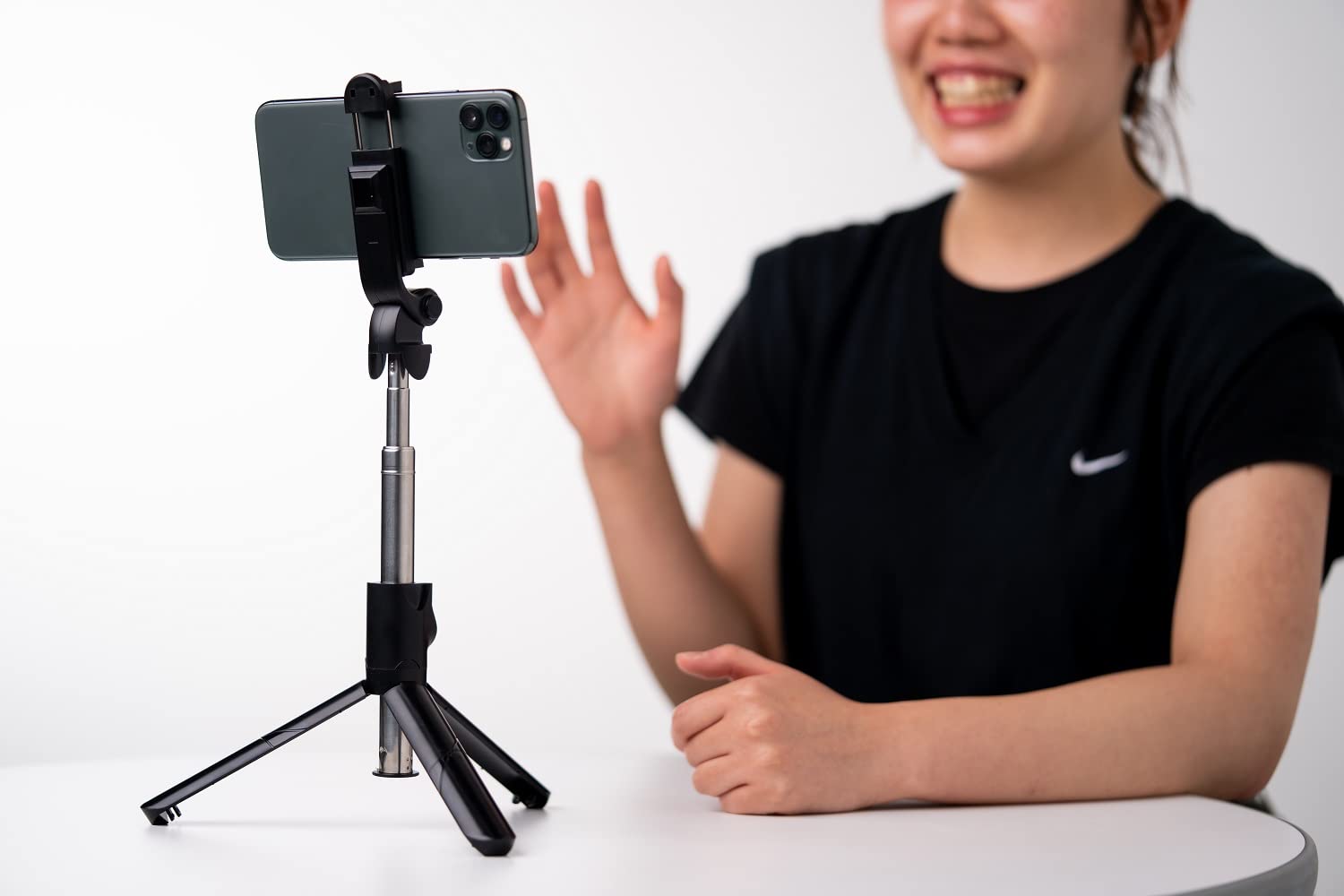 【雑誌付録 ダイム DIME 2022年1月号】自撮り棒一体型スマホ三脚