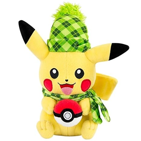 Lively Moments Pokemon Plüschtier Spezial Winteredition / Kuscheltier / Plüschfigur Pikachu mit grün Karierter Mütze und Scha