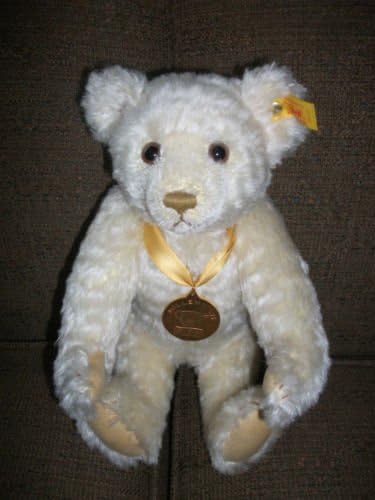 steiff millennium bear with medal value