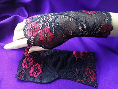 Black and Red Lace Fingerless Gloves / Burlesque / Gothic / Steampunk / Caberet / Bohemian / Elegant / Romantic / Vintage / Victorian