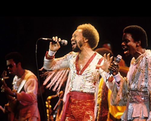 Photographs - Earth, Wind & Fire in Concert Maurice White and group singing 11x14 Photo