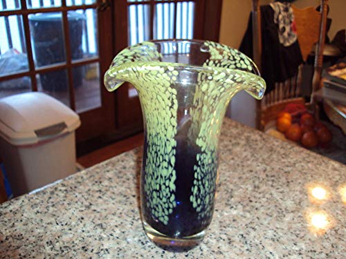 1 Beautiful+Glass+Vase+Green+Spots