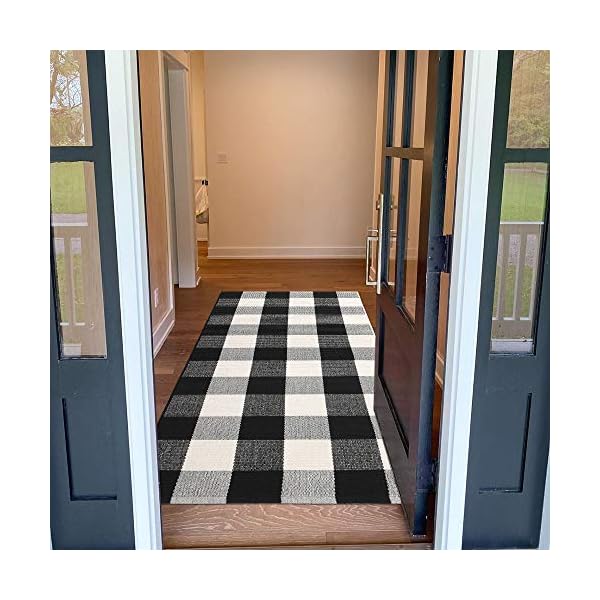 Ailsan Cotton Buffalo Plaid Rugs 24'' x 51'', Farmhouse Black/White