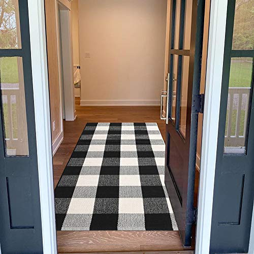 Ailsan Cotton Buffalo Plaid Rugs 24'' x 51'', Farmhouse Black/White