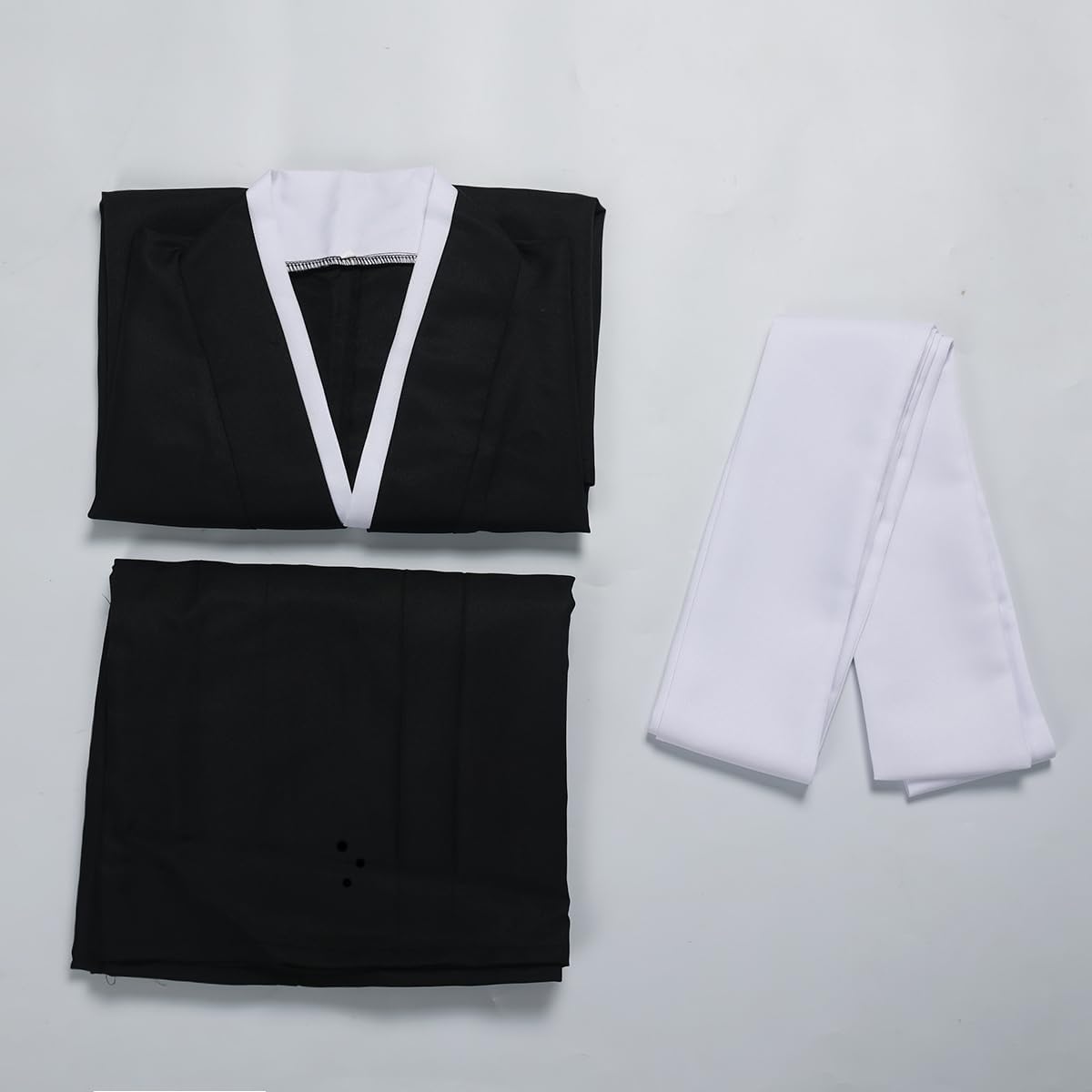 GRACEART Traditional Samurai Hakama Uniform Kurosaki Cosplay Costume Outfit Black Cloak Kimono