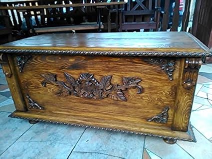 Blanket Chest Coffee Table - Antique Steamer Trunk Blanket Chest Coffee Table Pine Travel Toy Storage Box Coffee Table Trunk Chest Coffee Table Steamer Trunk Coffee Table / This coffee table provides extra storage for board games, blankets, or anything else you need for your living room.