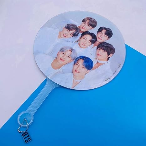 Amazon Co Jp Glorwefy Kpop 人気韓流グッズ 防弾少年団 扇子 ファン うちわ 扇 コンサート 応援 円形 Map Of The Soul 7 ミニサイズ 印刷 ラウンド ログ オシャレ 携帯便利 可愛い オシャレ 応援グッズ 防弾少年団 ホーム キッチン