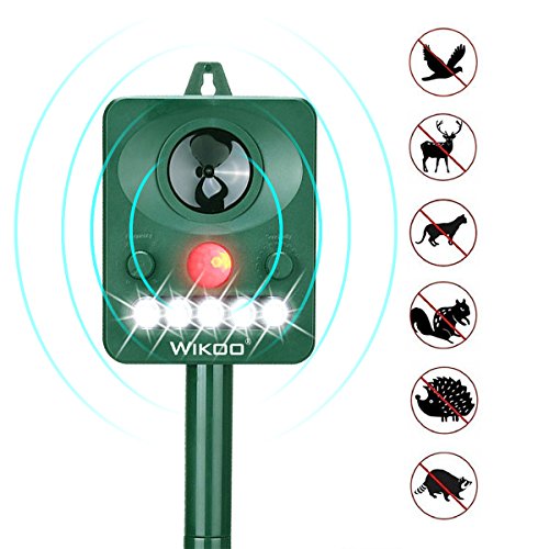 Wikoo Ultrasonic Animal Repeller,Solar Powered repellent,Activated with Motion,Ultrasonic and Flashing LED lights Outdoor Waterproof repellent for Dogs,Cats,Foxes,Mice,Birds,Skunks,Etc.