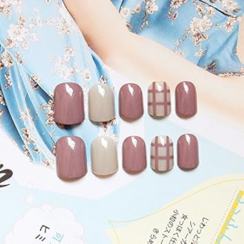 Amazon Co Jp ショートオーバル24個ソリッドミルクブラウングレーfake Nailsショートフルラウンドヘッドネイルをtic Tac Toeパターンと接着剤ステッカー ホーム キッチン