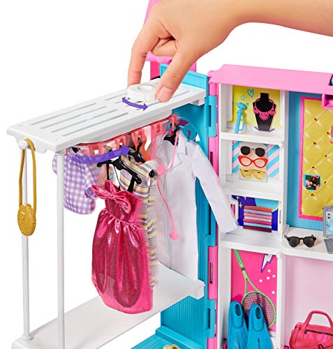 Barbie GPM43 - Traum Kleiderschrank mit 30+ Zubehörteilen, ca. 60 cm breit, 10+ Aufbewahrungsbereiche, mit Ganzkörperspiegel, kleiner Tisch & sich drehender Kleiderstange, inkl. 5 Outfits, ab 3 Jahren – Bild 5