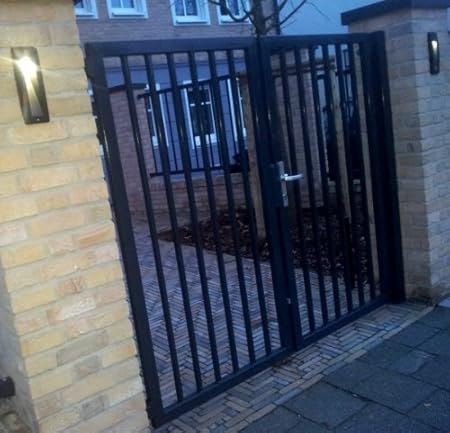 Hochwertiges, 2-flügeliges Tor / Schwarz beschichtet / Tor-Einbau