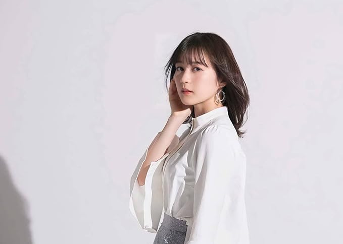 Amazon 生田絵梨花 ａ４サイズピンナップ A１1 ９ おもちゃ ホビー