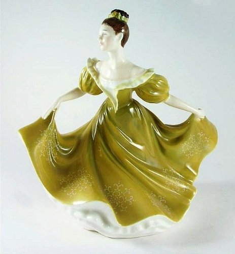 Royal Doulton large figurine - HN2329 - Lynne - Green dress with gloss finish - GC70