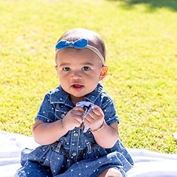 babies with bows in hair
