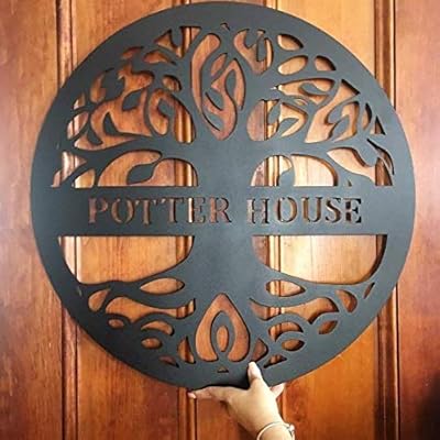 Amazon Com Personalized Metal Family Tree Of Life Wall Art With Last Name Metal Wall Art Decor Flat Black 15 Inches Home Kitchen