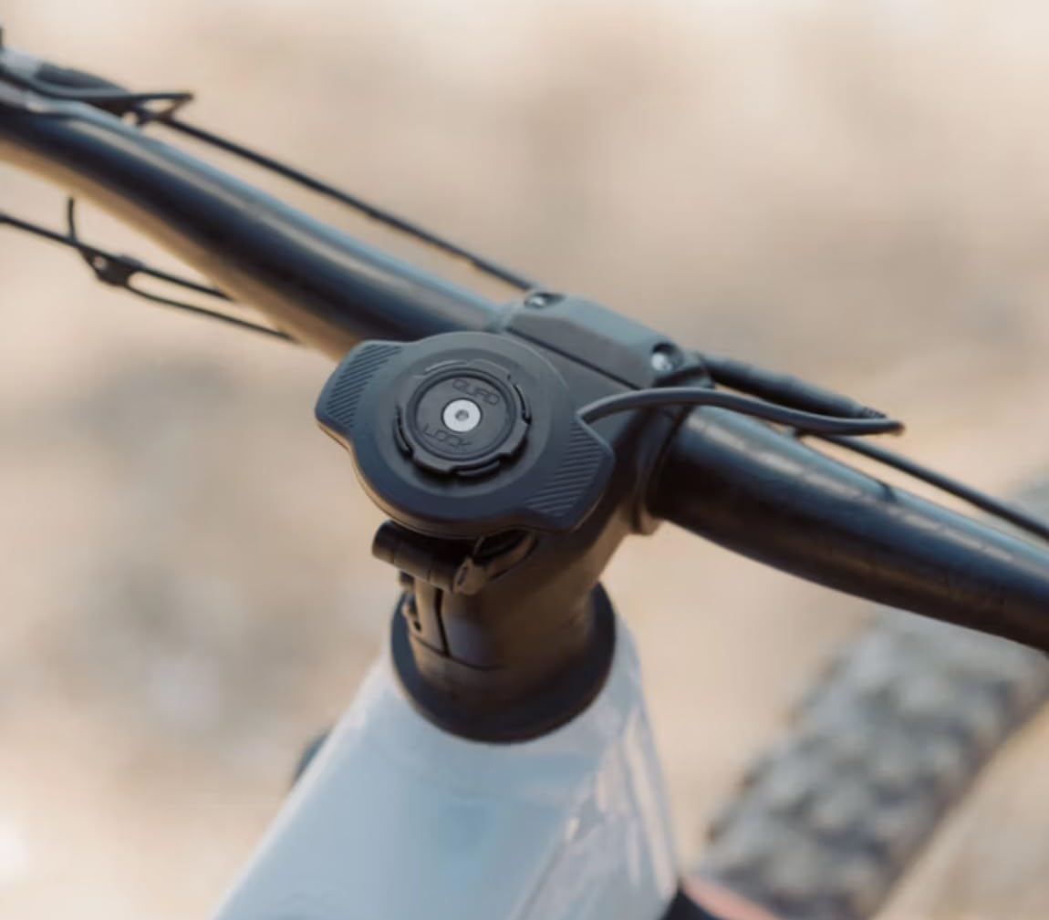 Quad Lock USB Waterproof Wireless Charging Head for Motorcycle and 360 Range