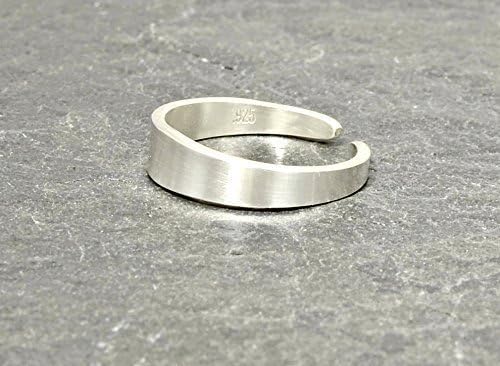 Tapered sterling silver toering