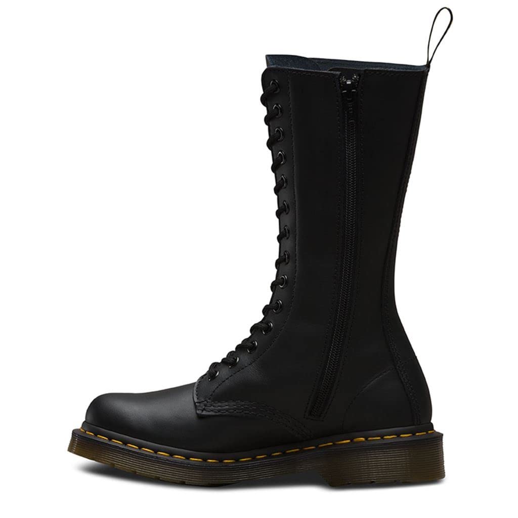 Dr. Martens womens Desert boots, Black Softy T, 8.5