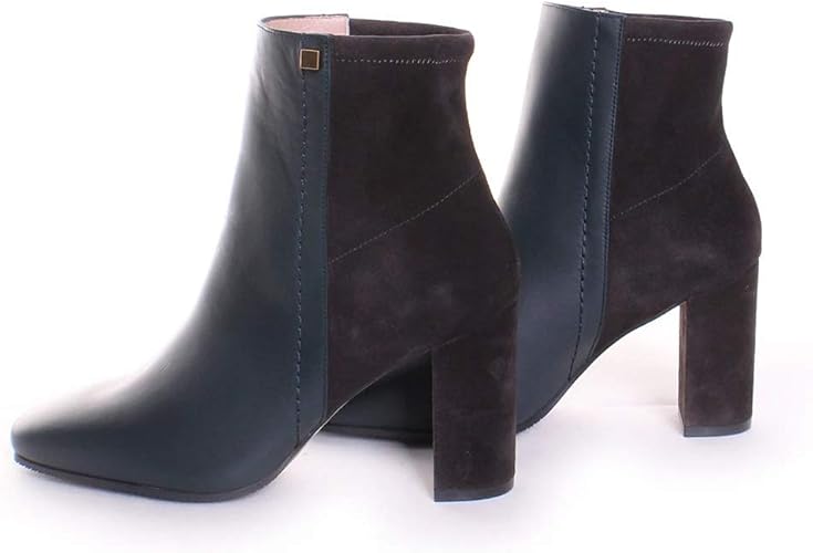 stuart weitzman solo 85 bootie