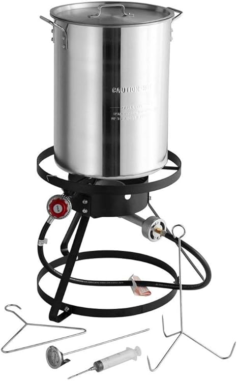 Amazon Com Backyard Pro Weekend Series 30 Qt Turkey Fryer Kit With Aluminum Stock Pot And Accessories 55 000 Btu Kitchen Dining