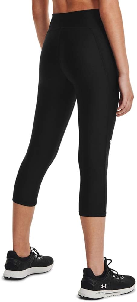 Under Armour Women's HeatGear Mid No-Slip Waistband Pocketed Capri: Clothing