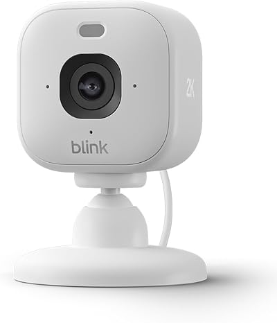 Blink Mini 2K+ (neueste Generation) Überwachungskamera für den Innenbereich | Sicherheitskamera mit Netzstecker für zuhause | 2K-Videoauflösung, 4-fach-Zoom, Nachtsicht in Farbe | 1 Kamera – Weiß