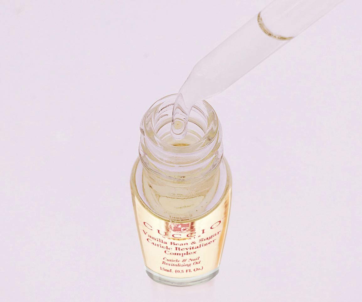 Cuccio Naturalé Vanilla Bean & Sugar Cuticle Revitalizing Oil - Super-Penetrating - Nourish, Comfort, De-Stress - Paraben/Cruelty Free, w/Natural Ingredients/Plant Based Preservatives - 0.50 oz: Beauty