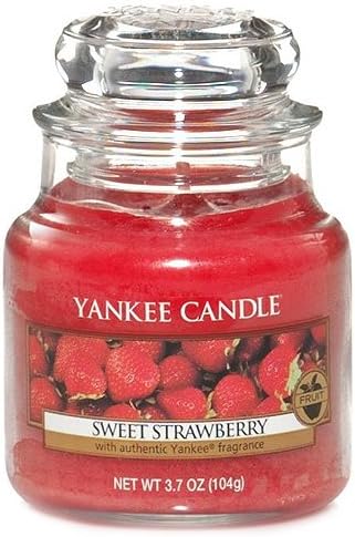 Yankee Candle Sweet Strawberry Small Jar, 3.7 Ounce