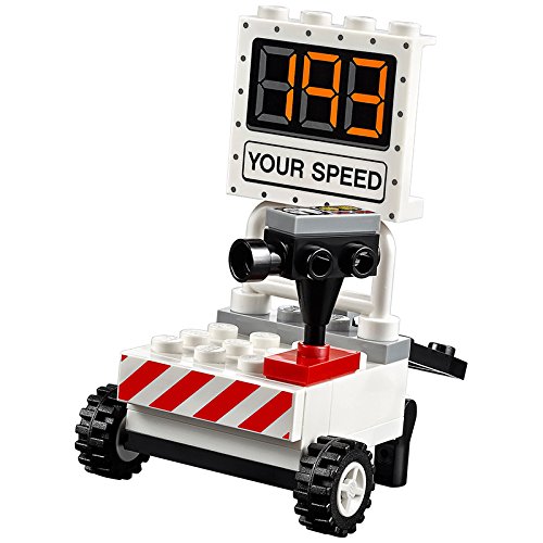 LEGO Juniors 10742 - Rasante Trainingsrunden in der Teufelsschanze – Bild 5